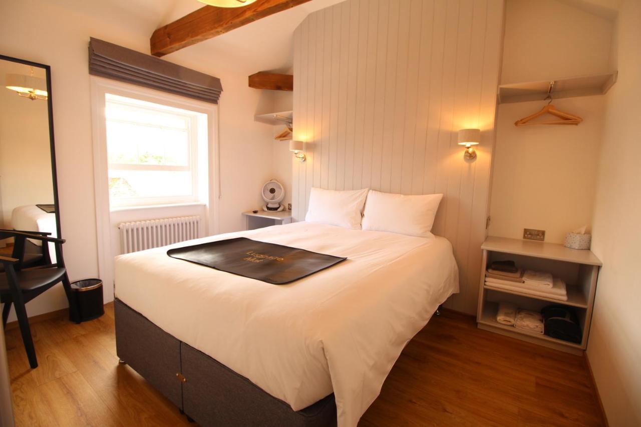 Number 8 Hotel แคนเทอร์เบอรี ภายนอก รูปภาพ