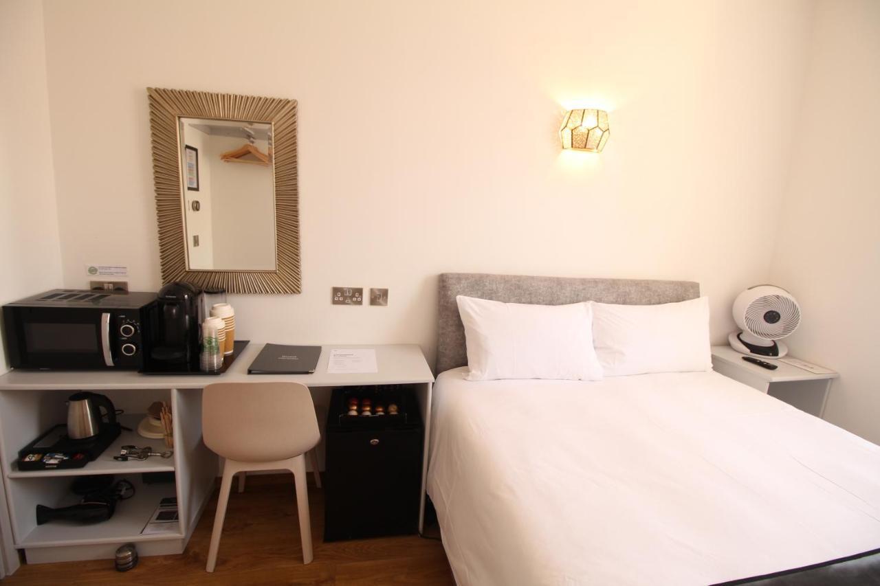 Number 8 Hotel แคนเทอร์เบอรี ภายนอก รูปภาพ