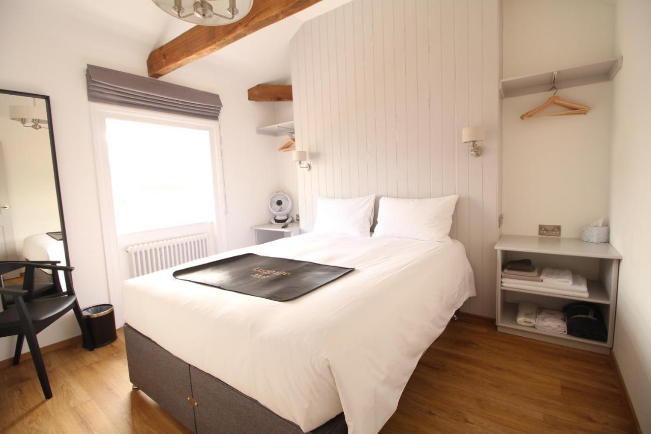 Number 8 Hotel แคนเทอร์เบอรี ภายนอก รูปภาพ
