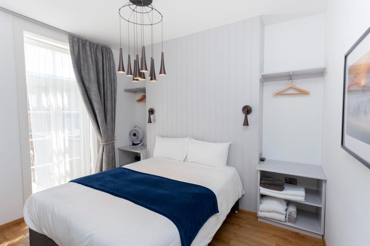 Number 8 Hotel แคนเทอร์เบอรี ภายนอก รูปภาพ
