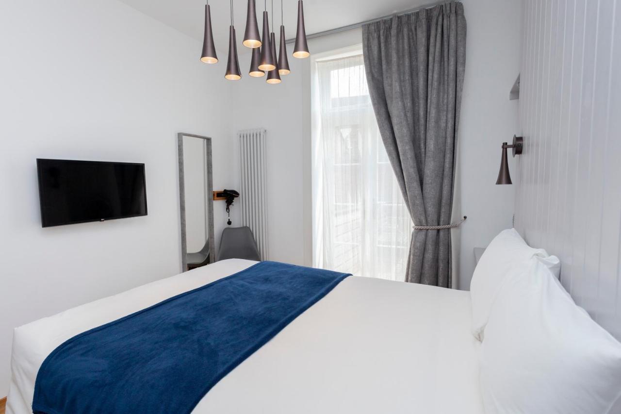 Number 8 Hotel แคนเทอร์เบอรี ภายนอก รูปภาพ